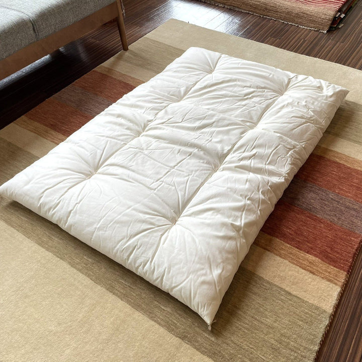 【試作品】保育園用　敷布団　無地（85×130㎝・綿100％・増量タイプ） - 睡眠屋