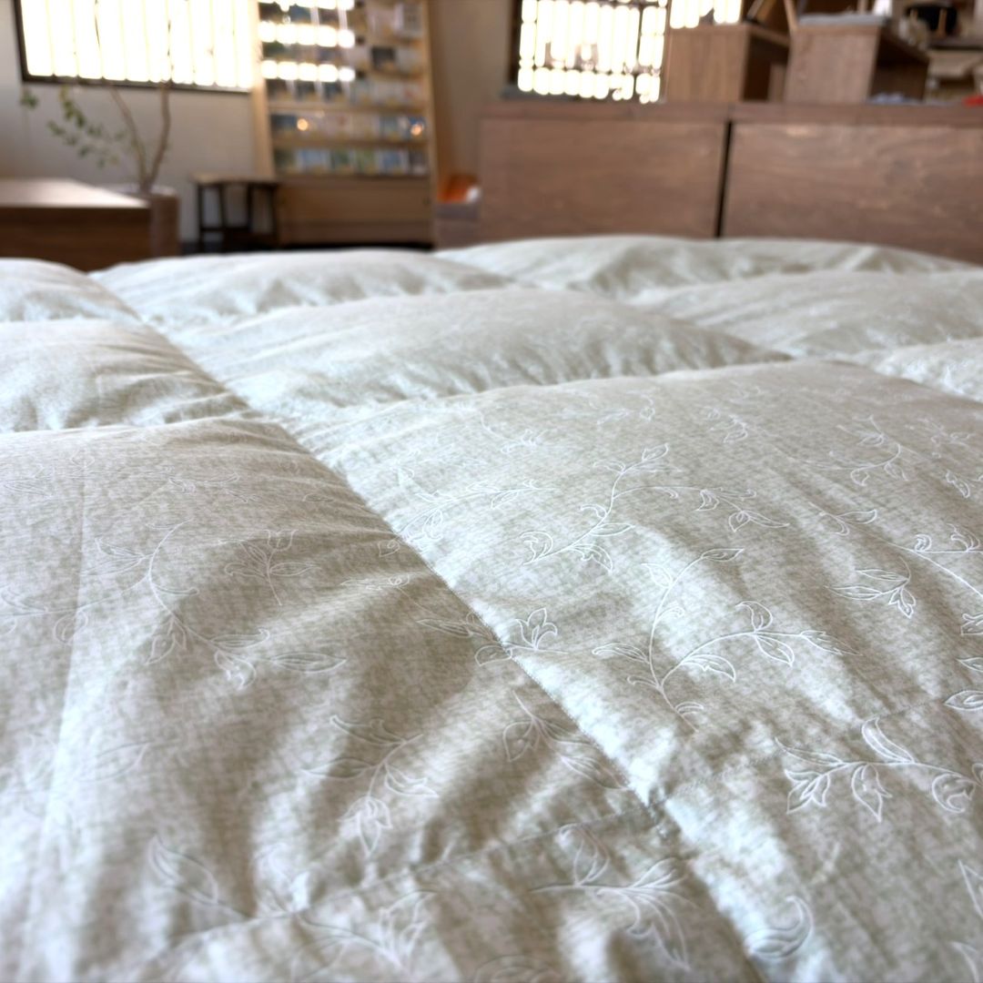 睡眠屋のサマー羽毛布団 - 睡眠屋